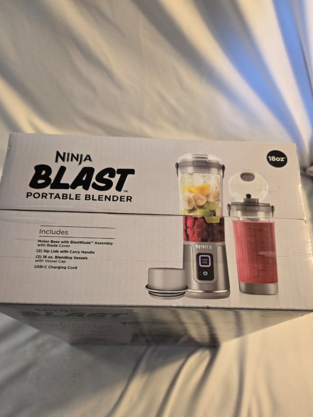 Ninja Blast Portable Blender & Accessories (2) Lids (2) 18oz Blender Cups - Picture 5 of 5